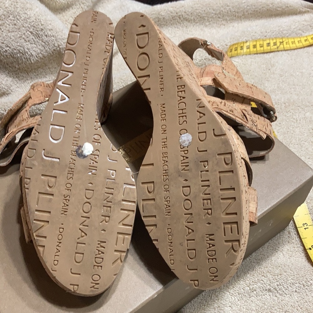 Donal J Pliner shoes - Picture 7 of 10
